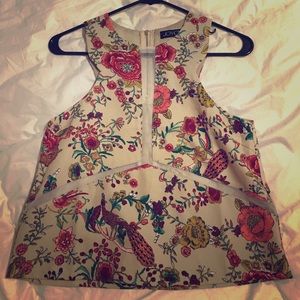 Beautiful top, never been worn!!❤