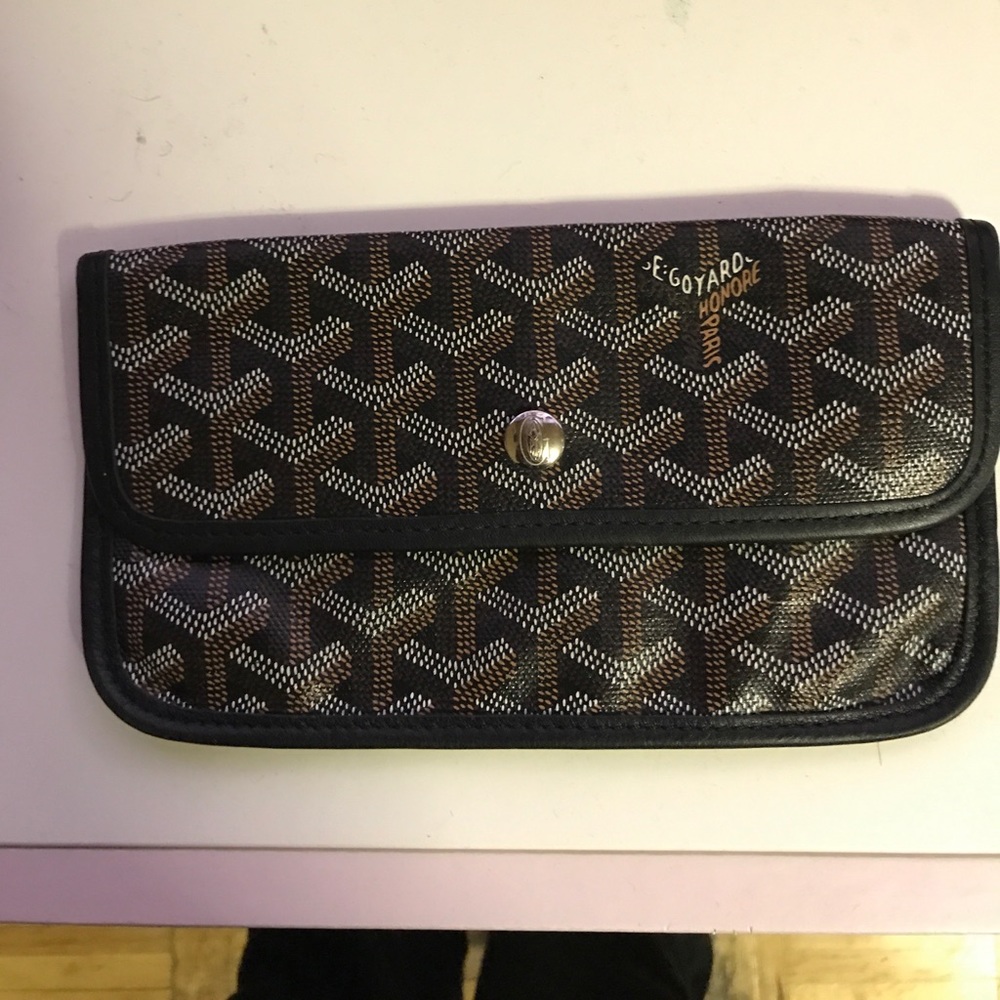 Women's goyard wallet