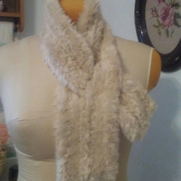 Faux Fur Scarf/Wrap - Picture 1 of 2