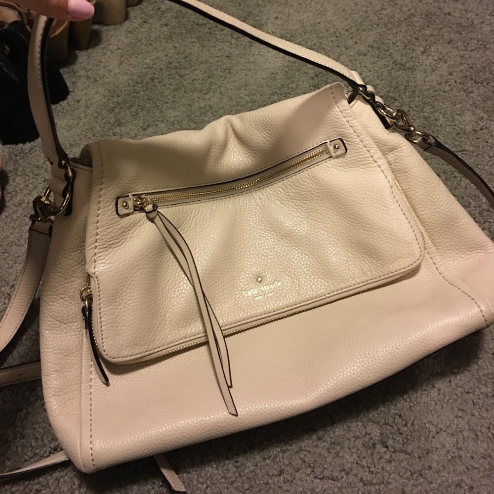 Kate Spade cream purse in great condition!