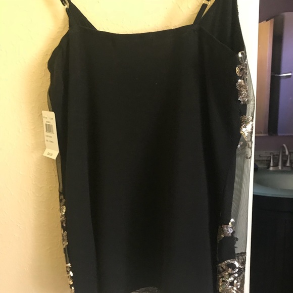 Top - Picture 4 of 4