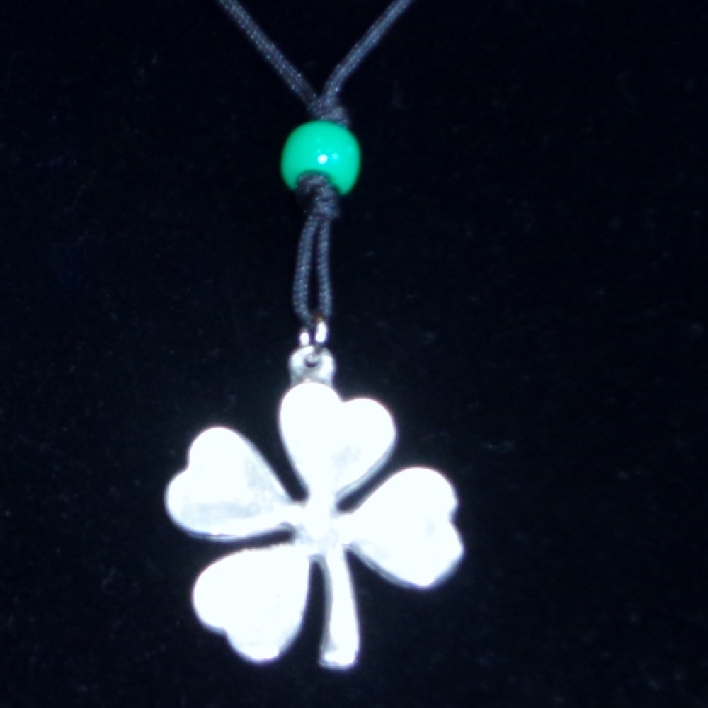 Frour leaf clover