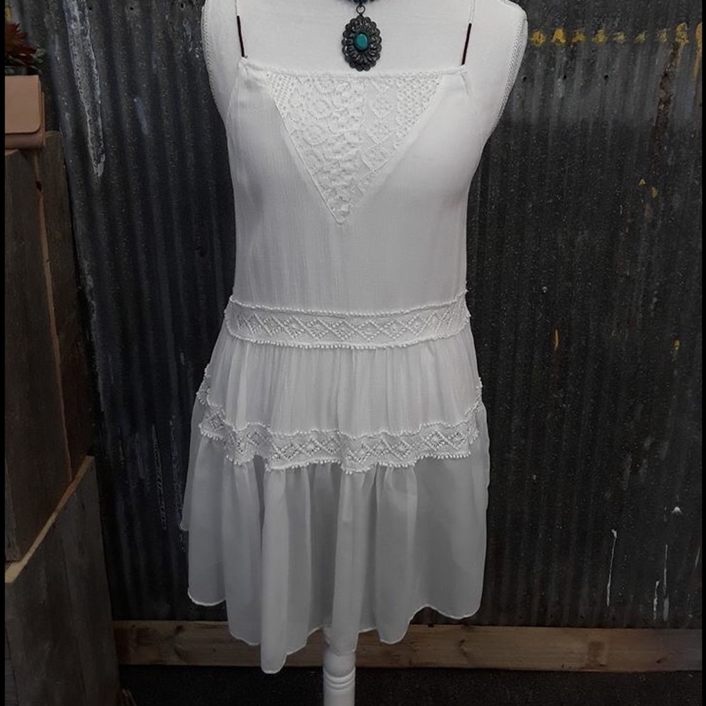 POL - white dress