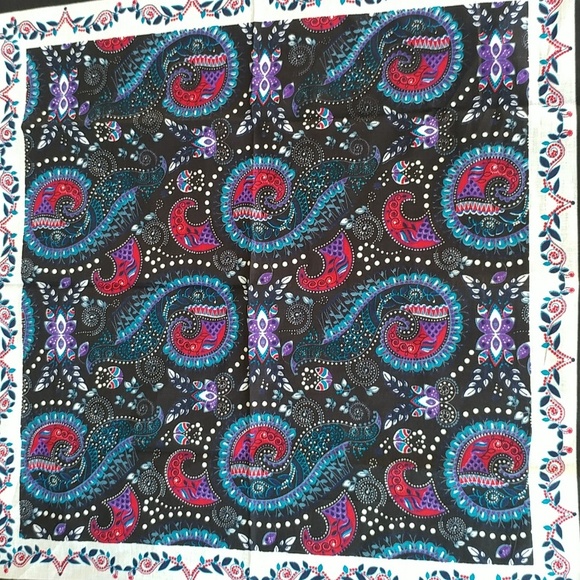 Black pasley bandana - Picture 2 of 2