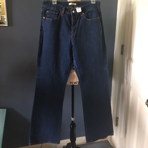 Women's 16 M bootcut mid rise Levi's 31" jeans