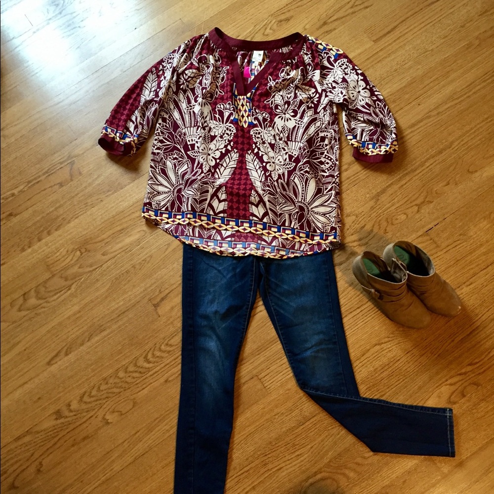 NWT Beautiful Fall blouse from boutique