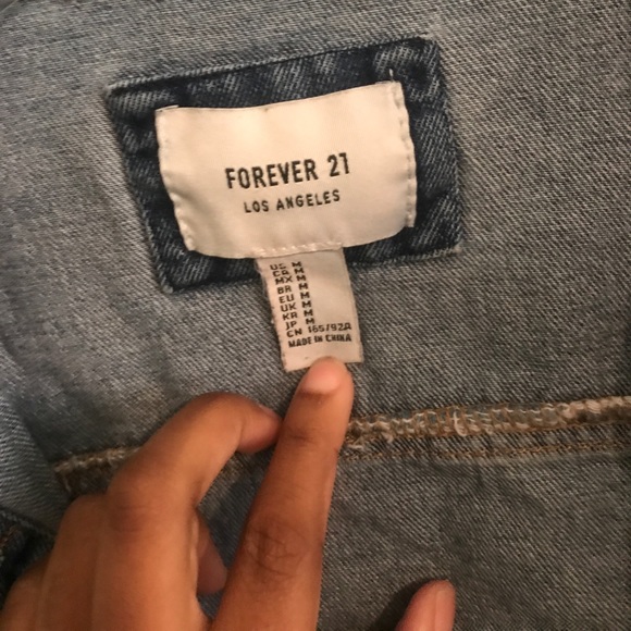 Plain Jean Jacket, slightly cropped - Picture 2 of 4