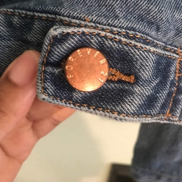 Plain Jean Jacket, slightly cropped - Picture 4 of 4