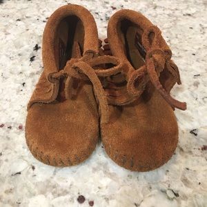 Minnetonka size 3 suede booties