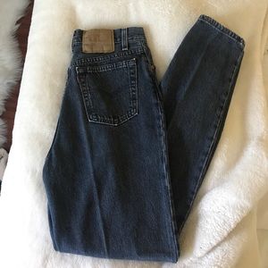 VINTAGE LEVIS - High Waisted