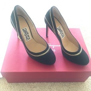 Salvatore ferragamo shoes black with gold chain