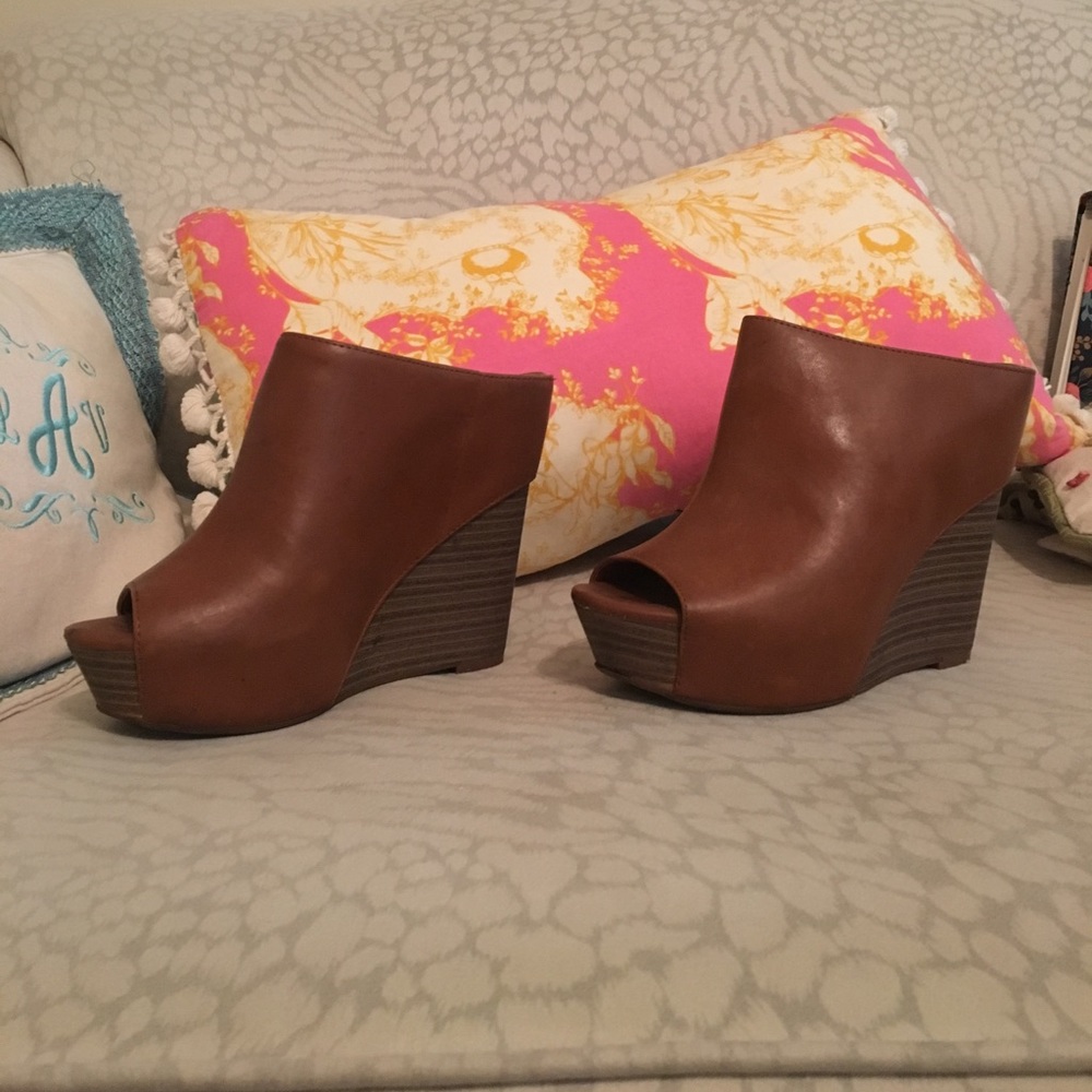 Jessica Simpson peep toe wedges