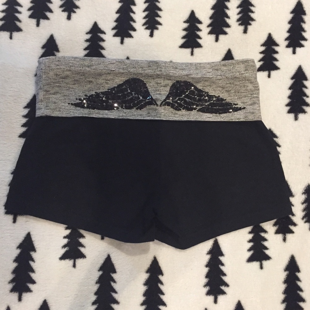 VS YOGA SHORTS