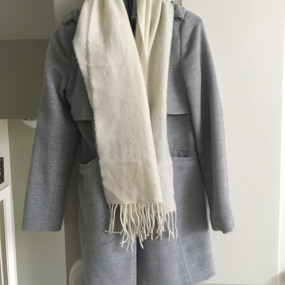 Gray winter jacket-small (comes with scarf!)