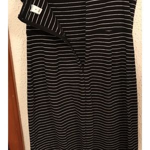 Old Navy Black and White Striped Dress Medium