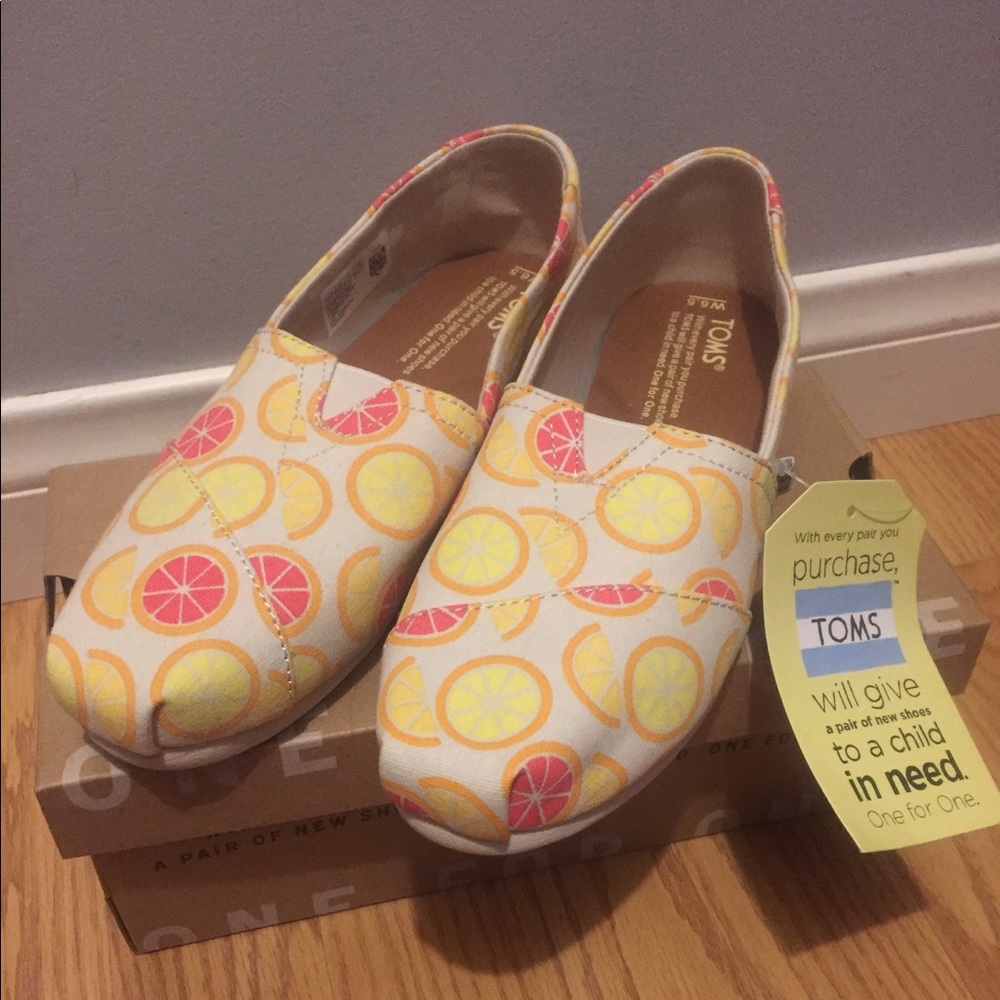 TOMS Women's Sz 6.5 Citrus Classics