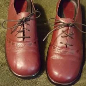 Dansko red leather lace up oxford wedge shoes