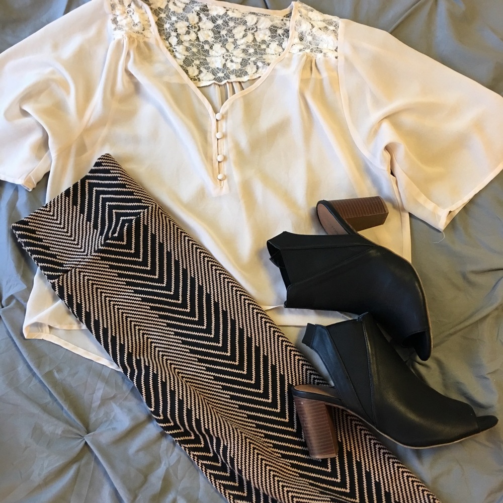 Black and cream stripe pencil skirt