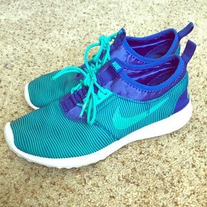 Nike Tennis Shoes in Great Condition