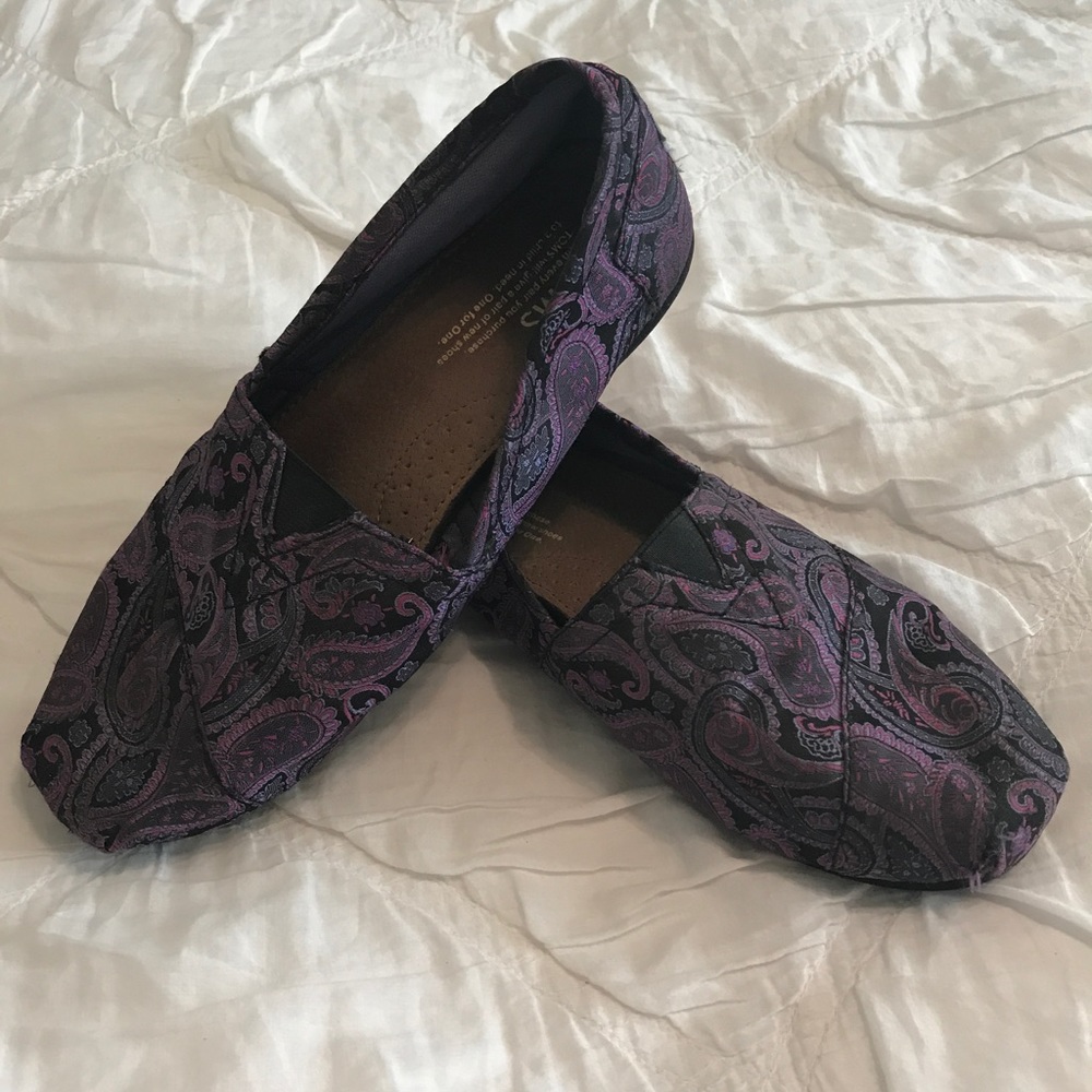 Toms Shoes