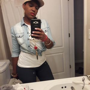 Meet your Posher, Stacy