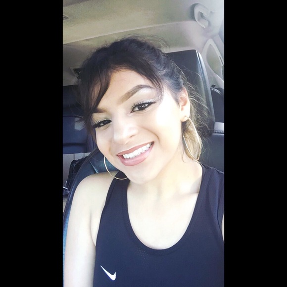 Meet your Posher, Reyna - Picture 1 of 1