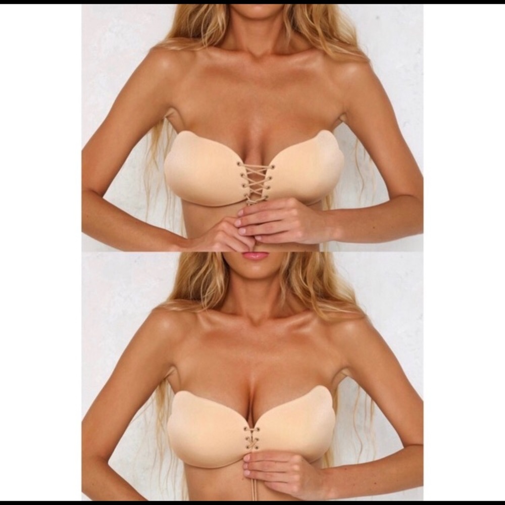 🎀 Push up sticky bra, lace up nude