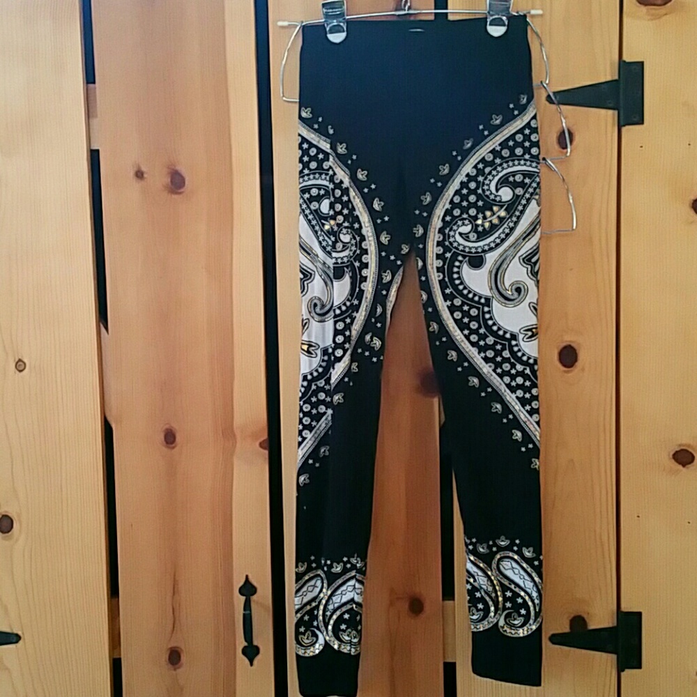 Black leggings