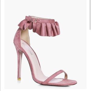 Venessa frill cuff sandal !