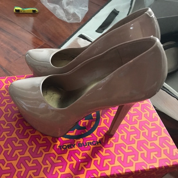 Shoes 👠 - Picture 2 of 5