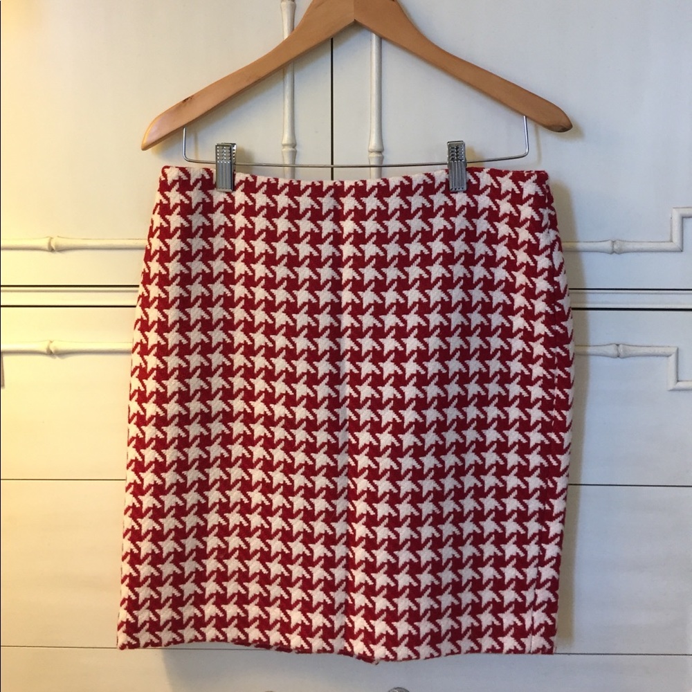 Talbots 6P 18.5 inch Red & Cream Houndstooth Skirt