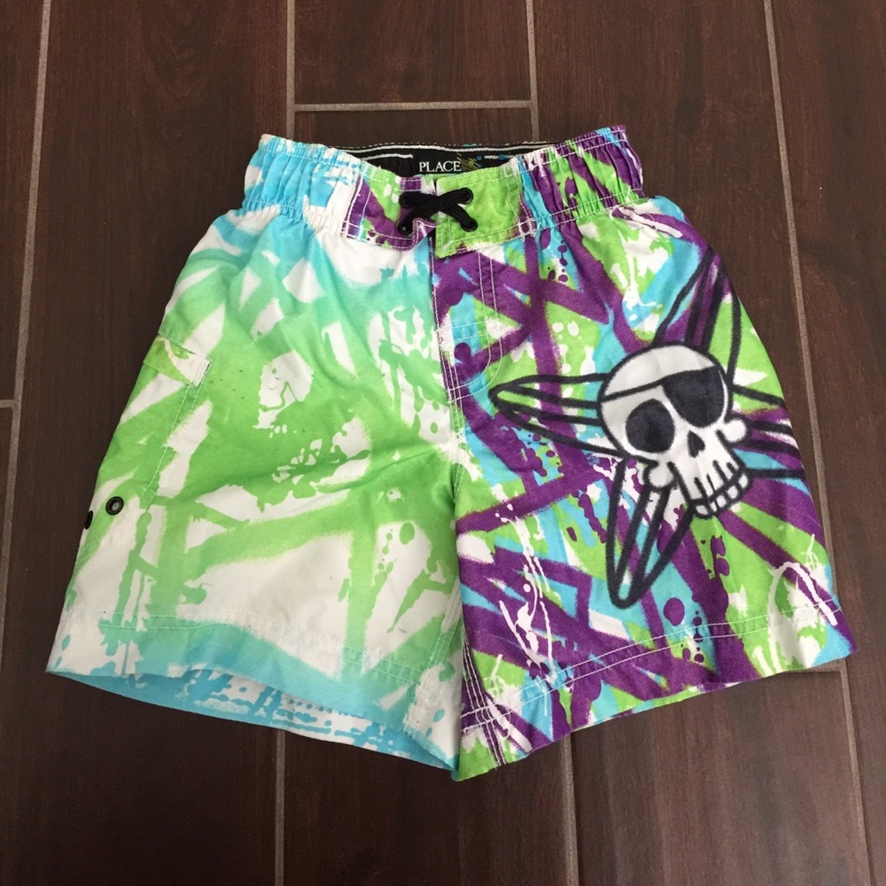 Children place boy XS 4T swim pants.