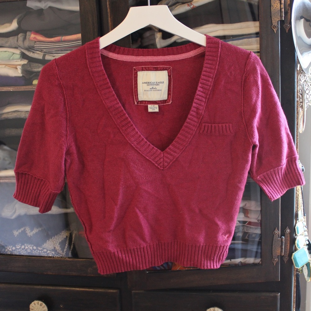 American Eagle Fuschia Cropped V-Neck Sweater