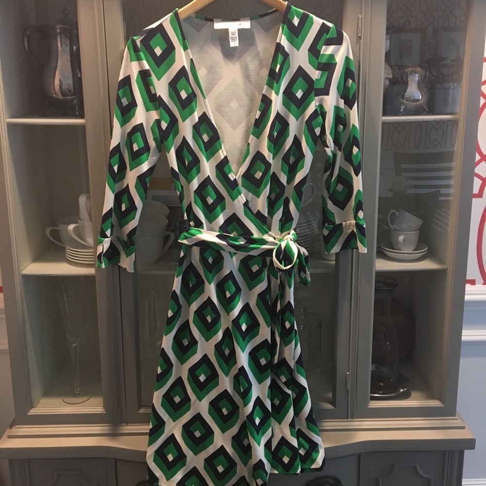Diane Von Furstenberg vintage wrap dress size 6