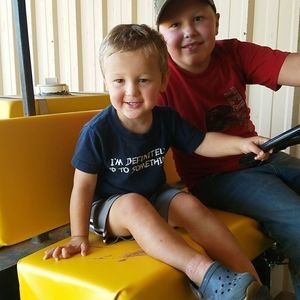 Meet your Posher, Christen