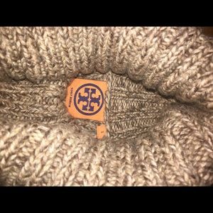 Small Tory Burch 100% wool turtle neck