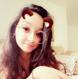 Meet your Posher, Adrianna