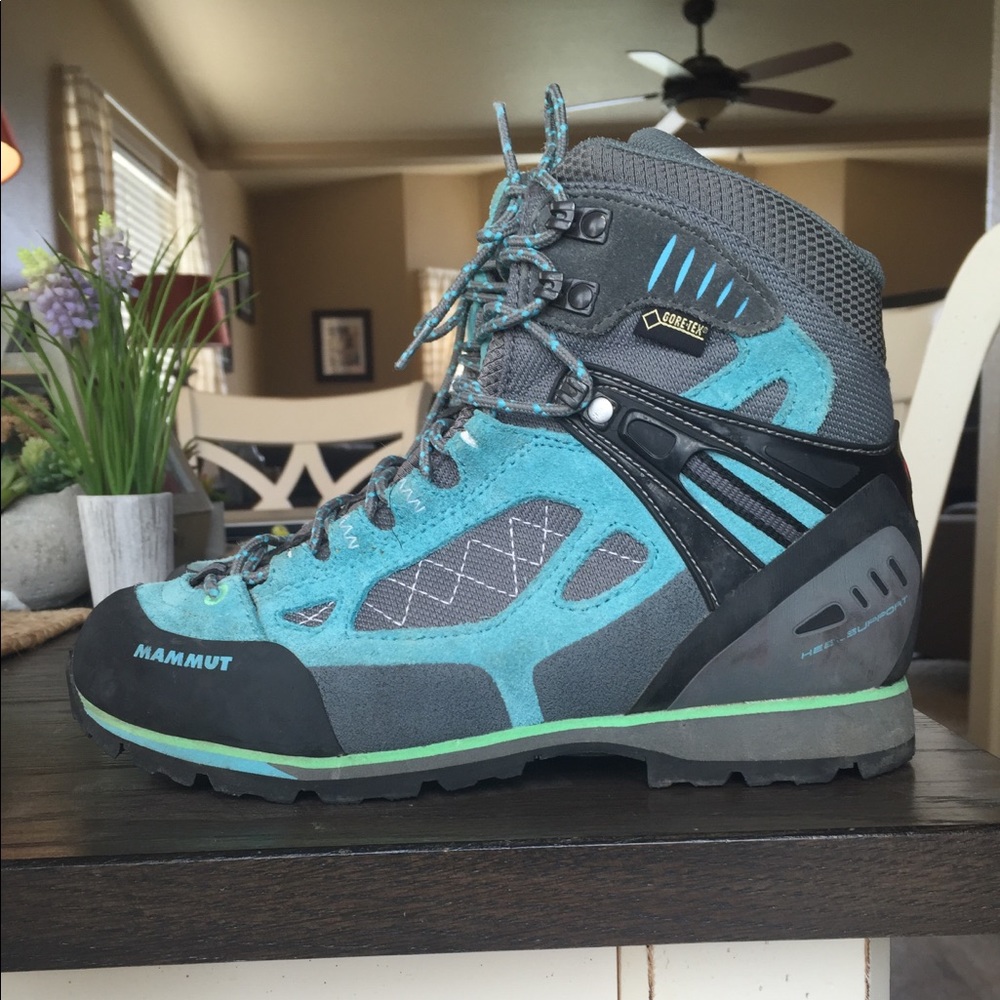 Like-new Mammut Hiking Boots