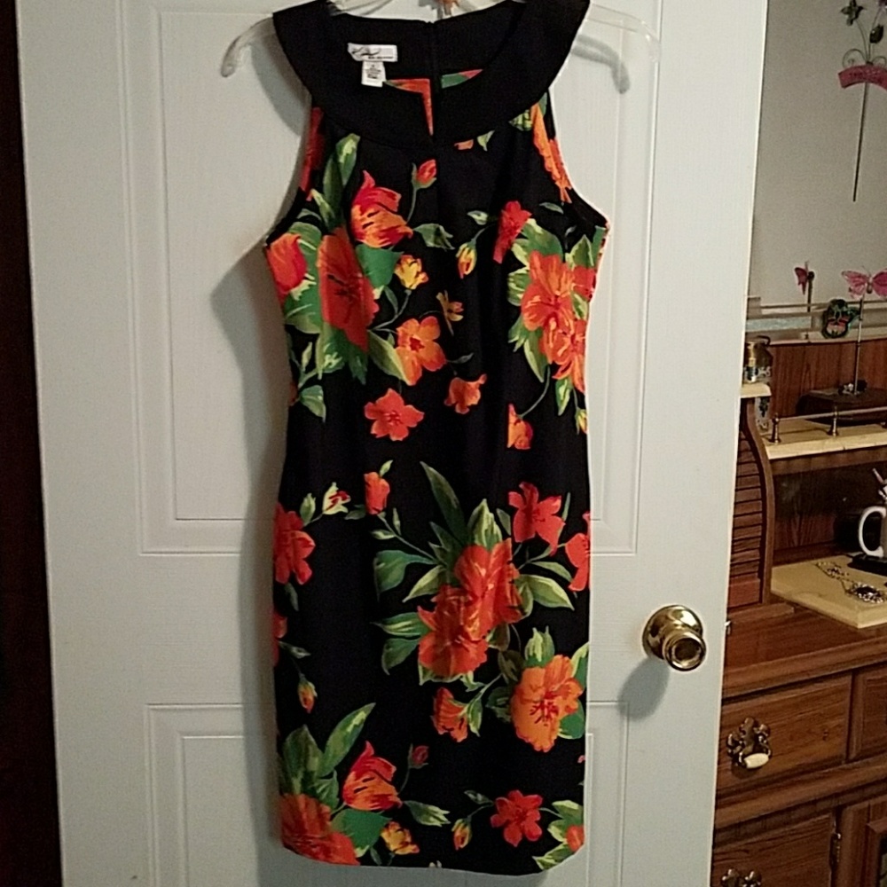 Kim Rogers,blk and floral Sz 6 Dress