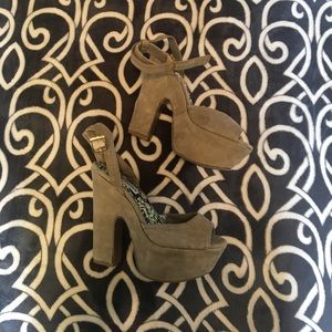 Kick off 2018 Steve Madden wedges