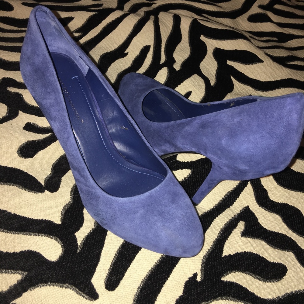 BCBGeneration blue suede pumps