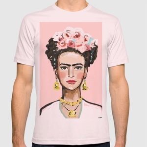 Light pink Frida Kahlo t-shirt🌺