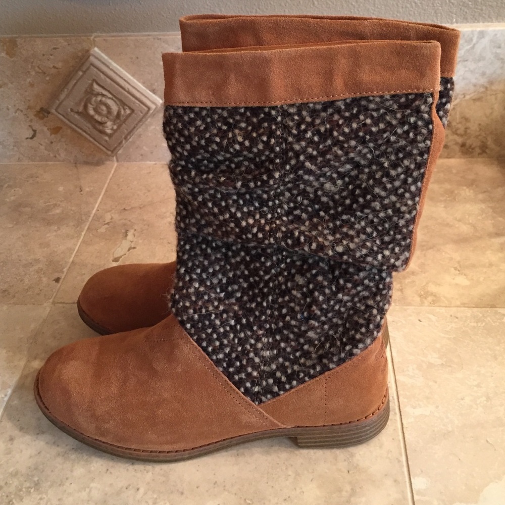 TOMS suede & wool boots EUC
