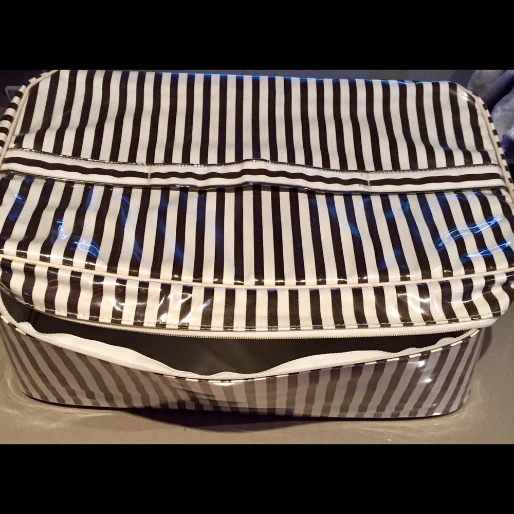 -SOLD - HENRI BENDEL TRAVEL BOX & LRG COSMETIC BAG