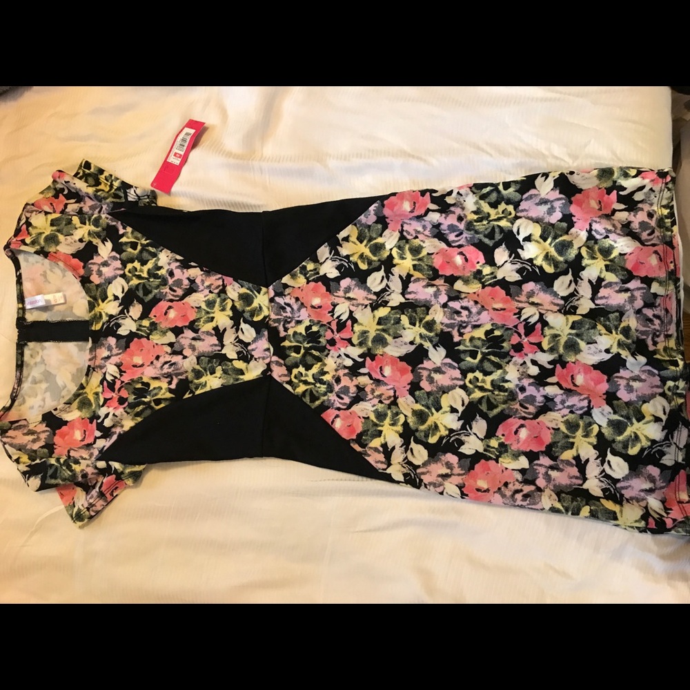 Never been worn floral body con dress!