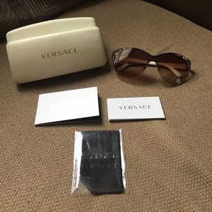 NWT Women's Versace Sunglasses!! FINAL MARKDOWN!