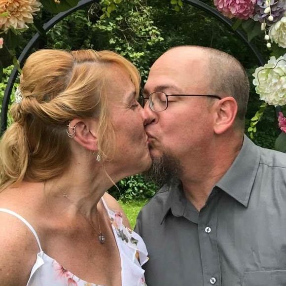 Meet your Posher, Julie - Picture 1 of 1