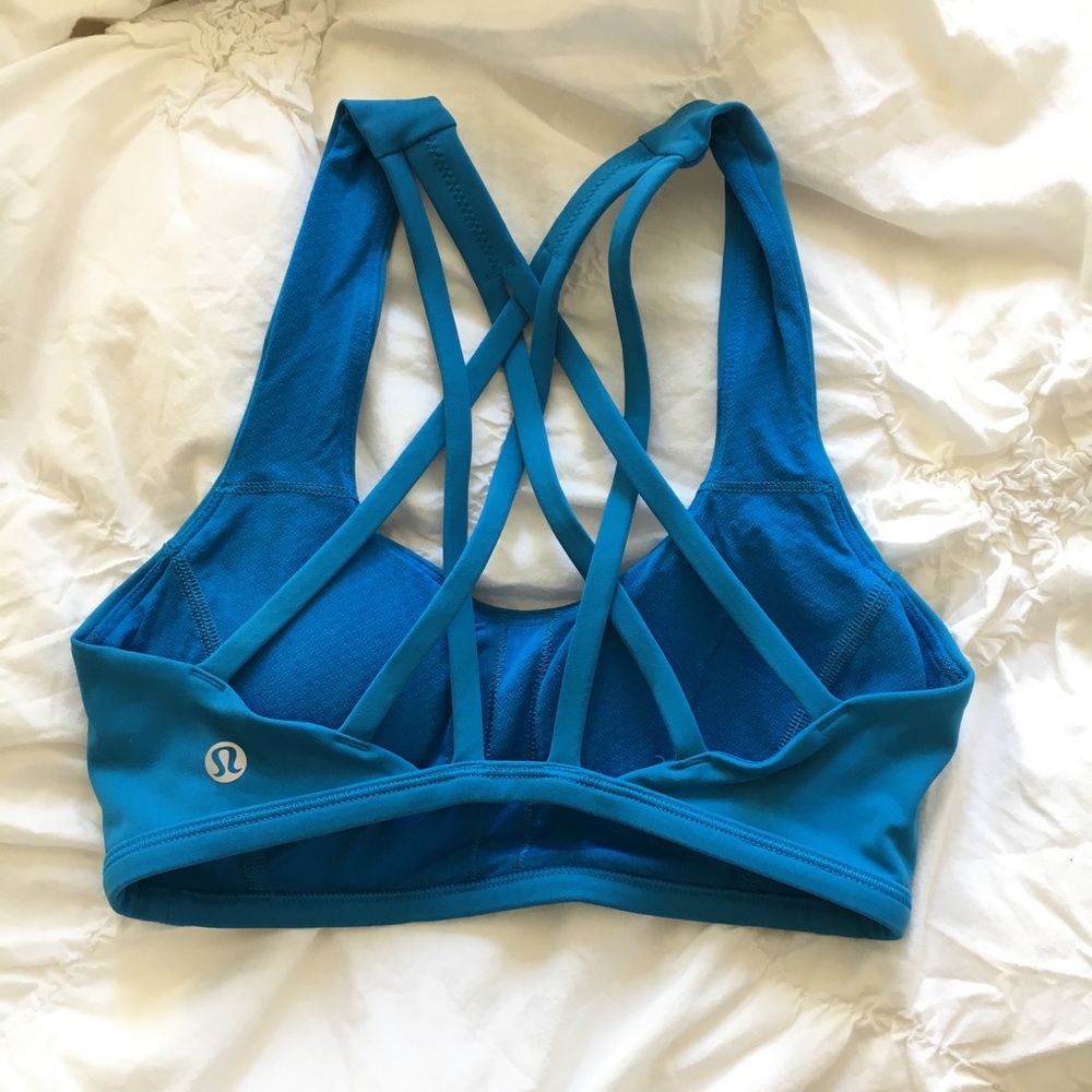 Lululemon Free to Be Tranquil Bra Shocking Blue