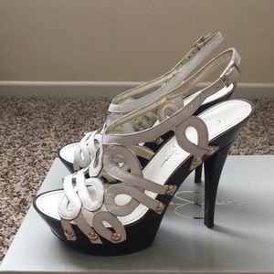 Jessica Simpson - White Genaviv Heels