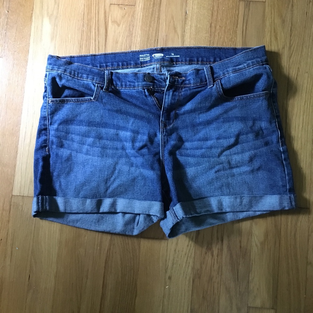 Old Navy semi-fitted stretchy jean shorts